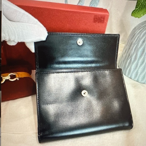 BUNDLE OF 2 - Salvatore Ferragamo Wallet & Bracelet - Picture 8 of 16